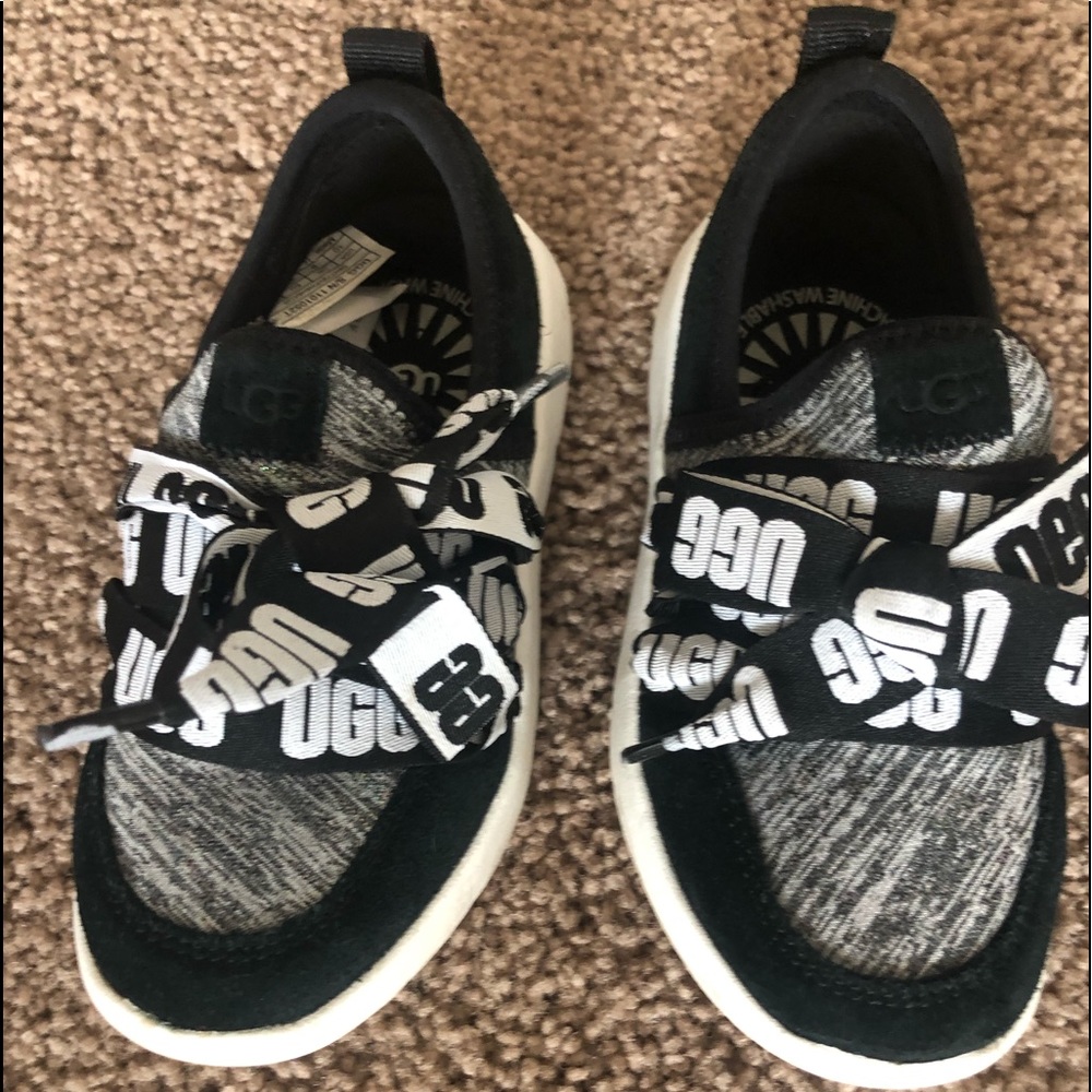 Ugg’s Girls sneakers size 10